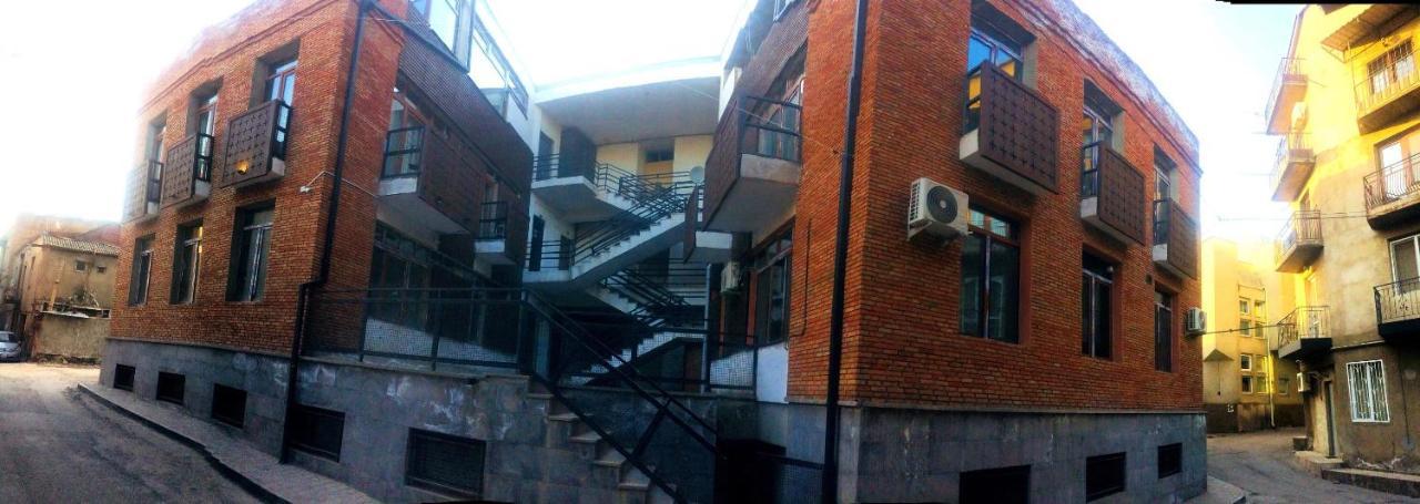 Tatias Apartments In The Downtown Tbilisi Exteriör bild